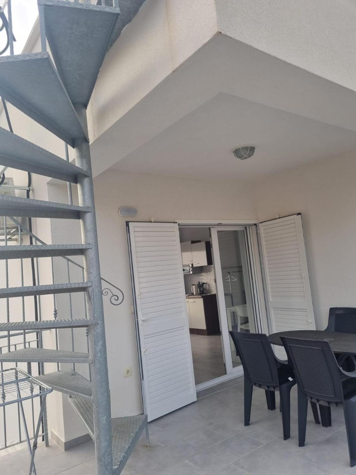 Matoc Apartments Murter Luaran gambar